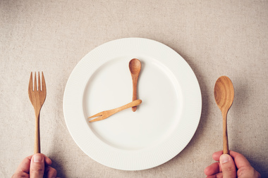 INTERMITTENT FASTING: SIMPLY TELL THE POUNDS TO FIGHT